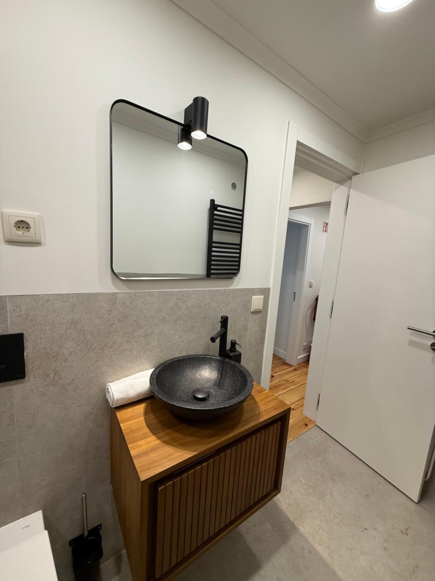 C1 Remodeld Beautiful Charming 2Br Apartment - Bairro Alto Lisboa Eksteriør bilde